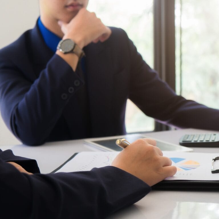 מה ההבדל בין רואה חשבון למנהל חשבונות